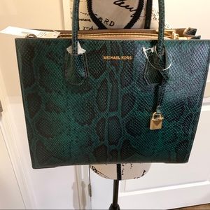 New Michael Kors Large Tote